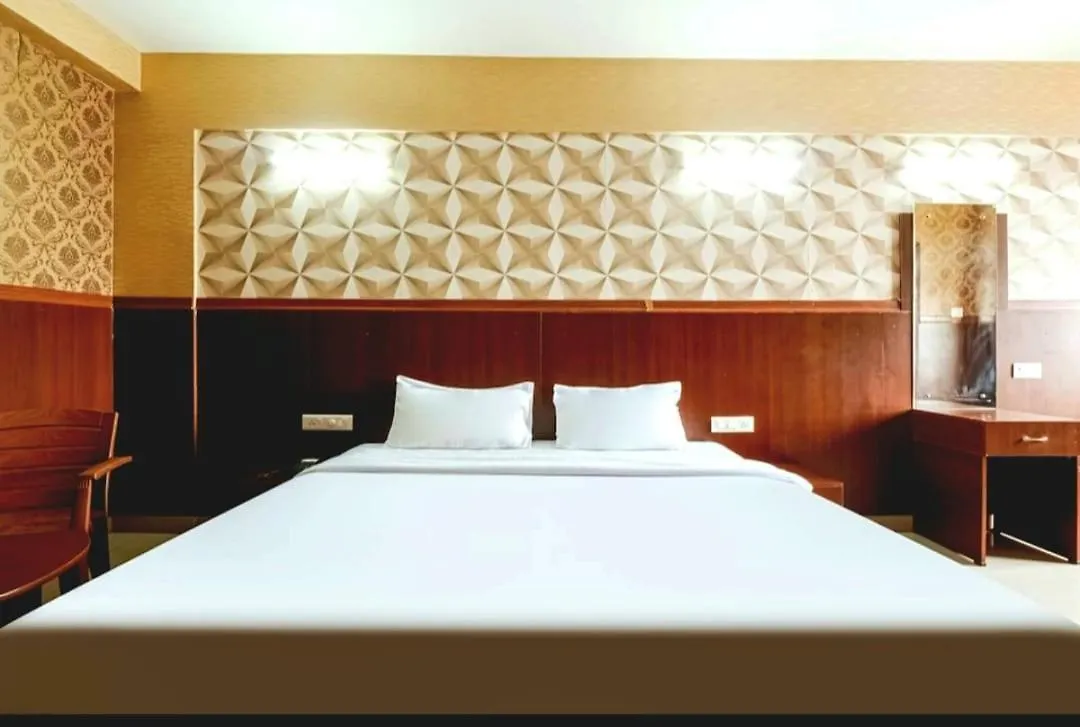 ***  Mysore Mayflower Hotel India